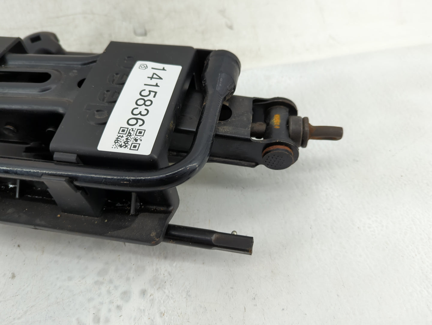 2007 Jeep Liberty Spare Scissor Car Jack - Oemusedautoparts1.com