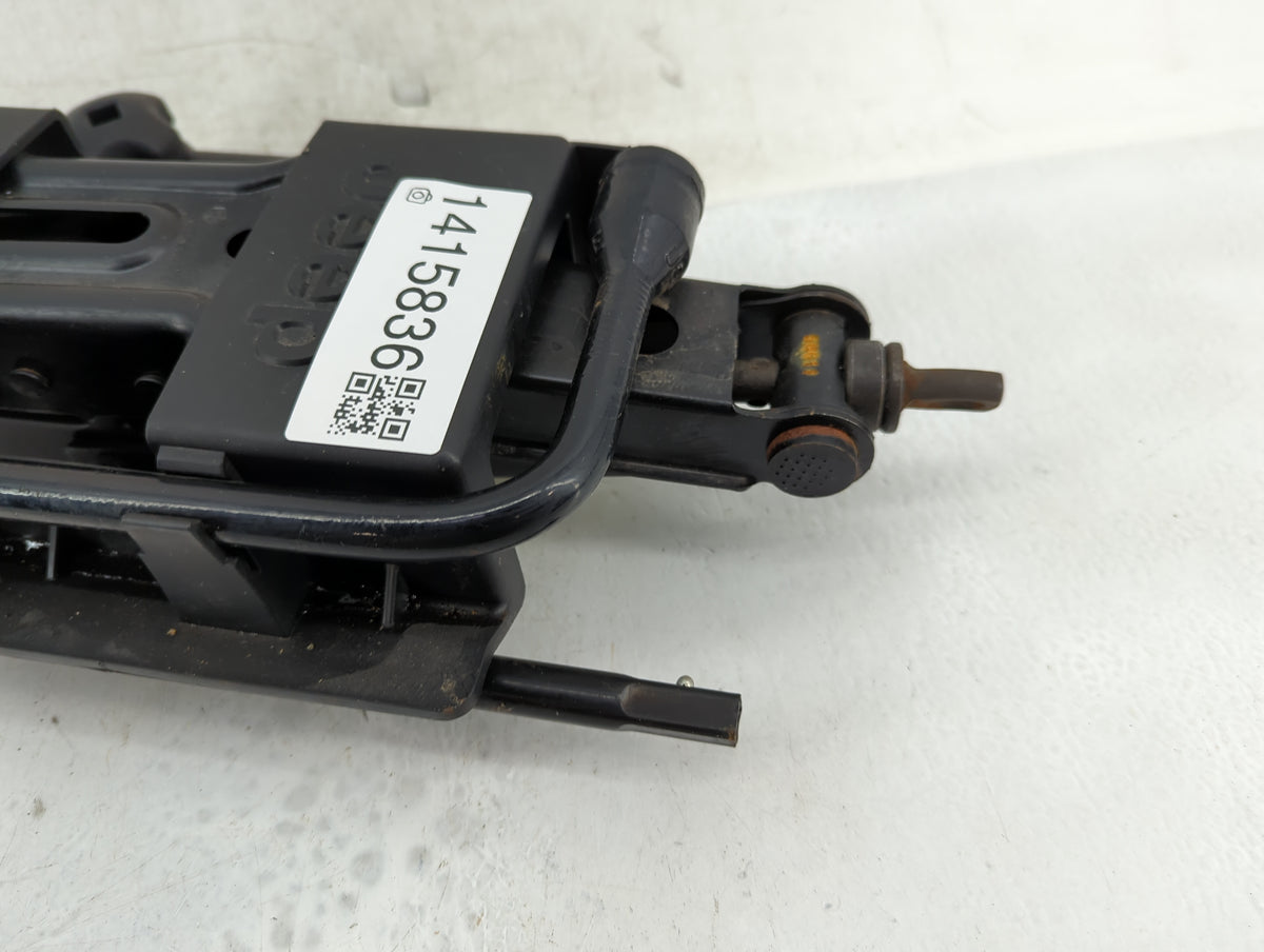 2007 Jeep Liberty Spare Scissor Car Jack - Oemusedautoparts1.com