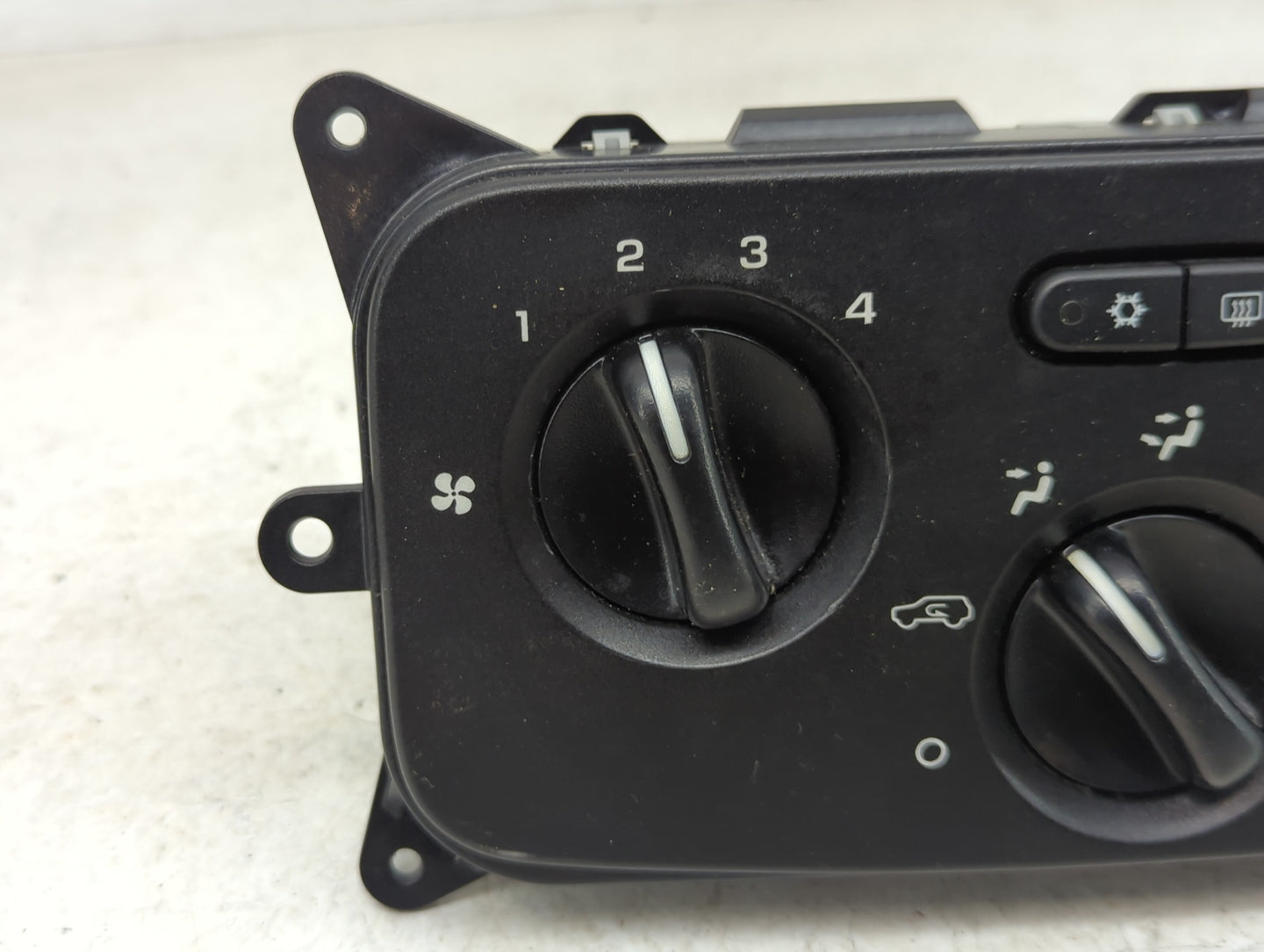 2004-2007 Jeep Liberty Climate Control Module Temperature AC/Heater Replacement P/N:P55037533AG Fits Fits 2004 2005 2006 200