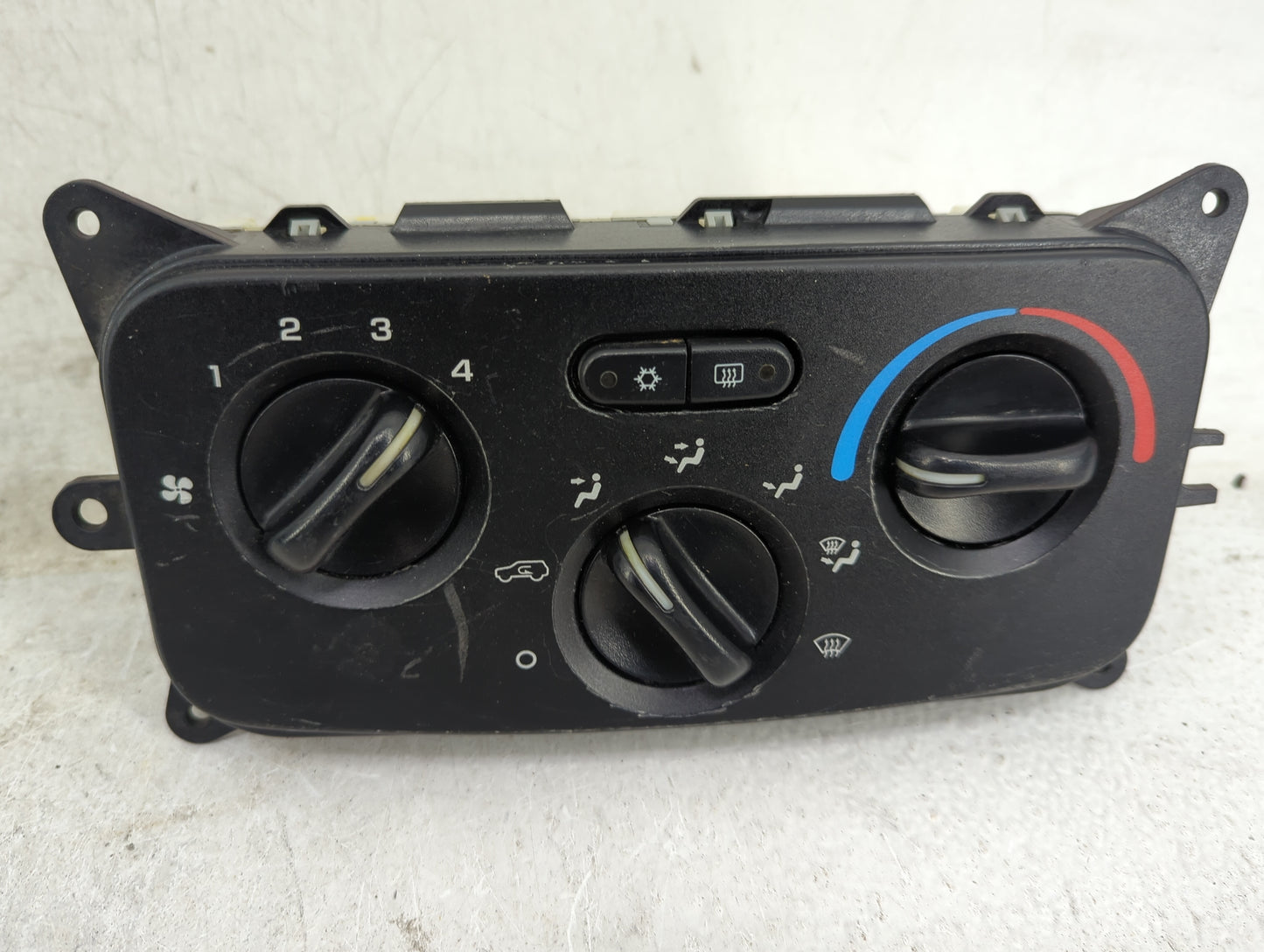 2004-2007 Jeep Liberty Climate Control Module Temperature AC/Heater Replacement P/N:P55037533AG IB1C300205 Fits OEM Used Aut