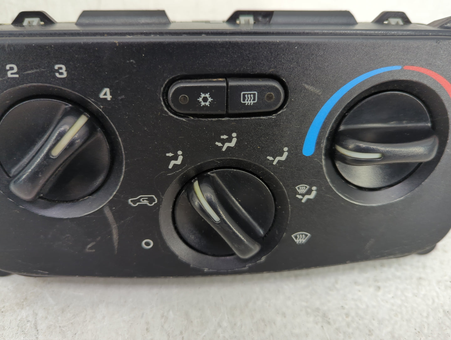 2004-2007 Jeep Liberty Climate Control Module Temperature AC/Heater Replacement P/N:P55037533AG IB1C300205 Fits OEM Used Aut