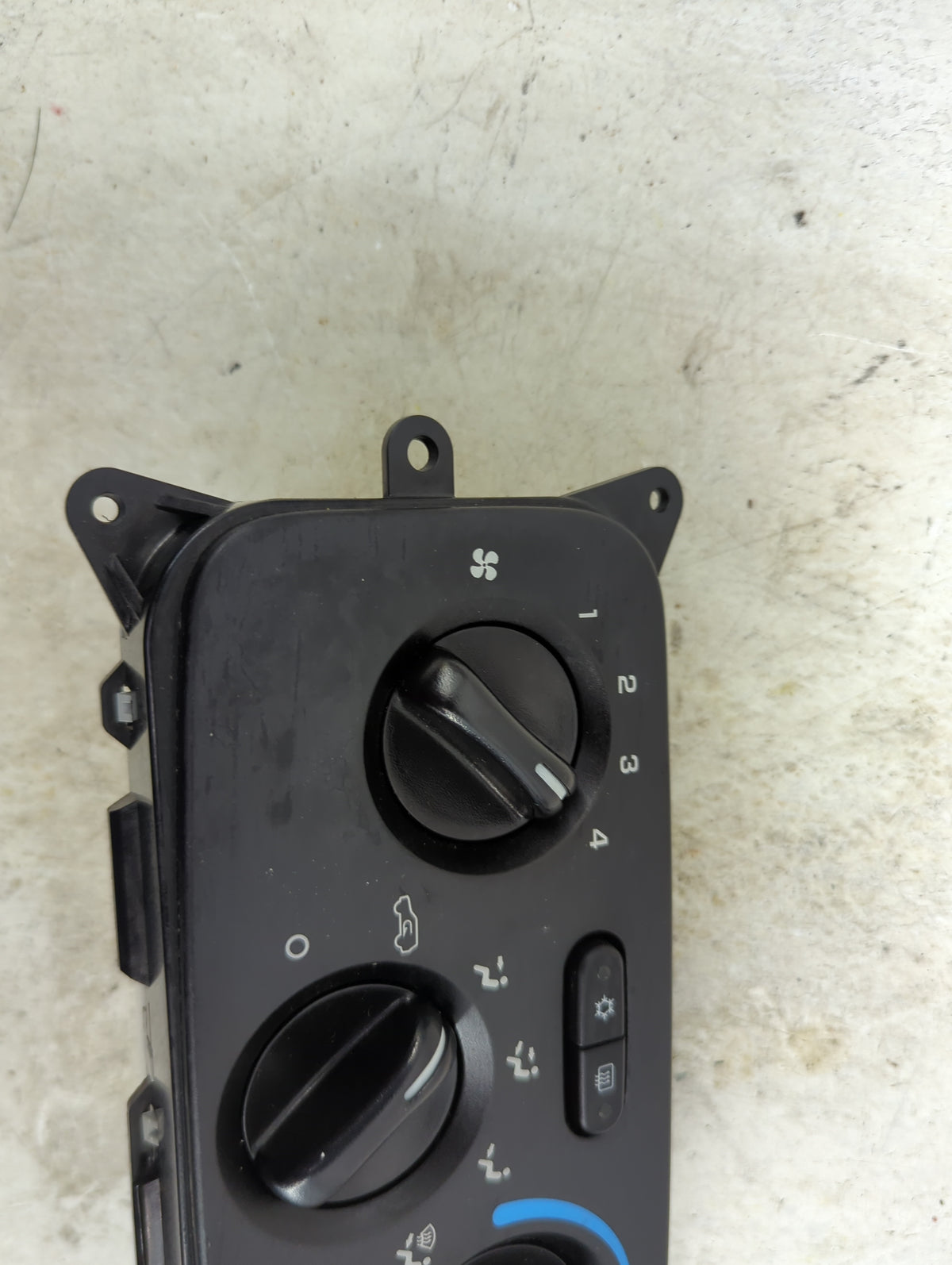 2004-2007 Jeep Liberty Climate Control Module Temperature AC/Heater Replacement P/N:P55037533AG IB1C300205 Fits OEM Used Aut