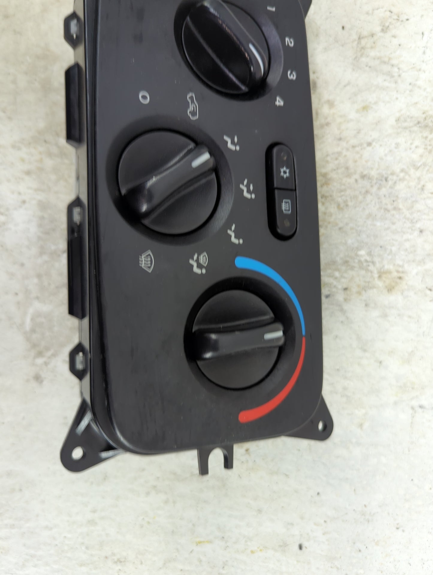 2004-2007 Jeep Liberty Climate Control Module Temperature AC/Heater Replacement P/N:P55037533AG IB1C300205 Fits OEM Used Aut