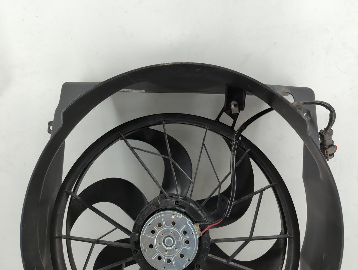 2007-2007 Jeep Liberty Left Radiator Fan Motor Assembly - Oemusedautoparts1.com