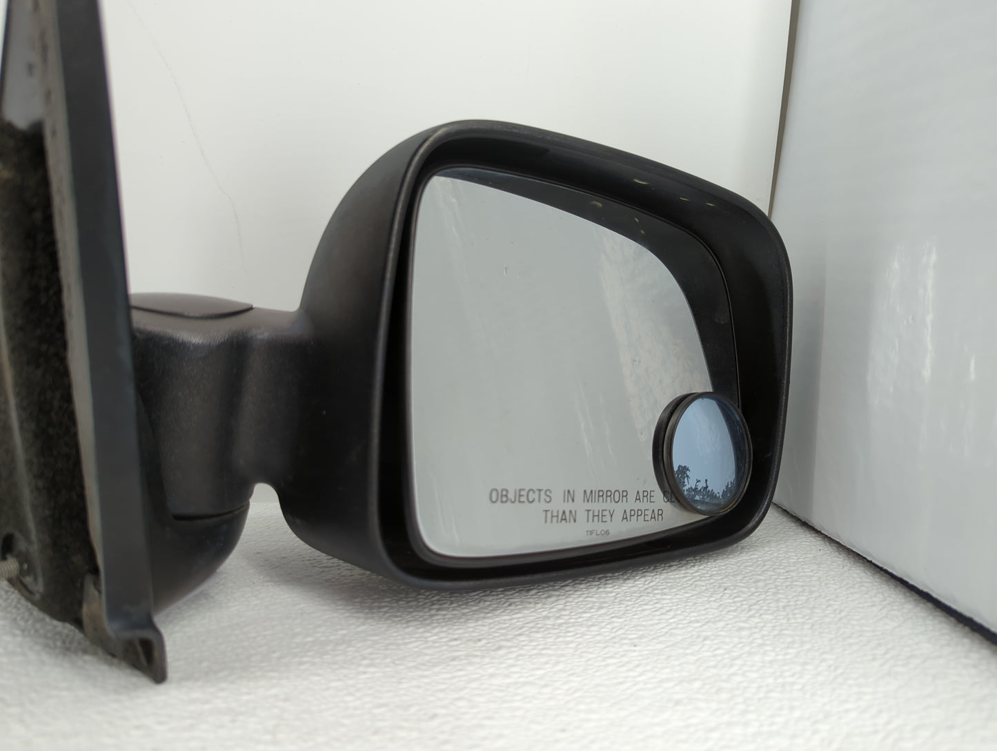 2002-2007 Jeep Liberty Passenger Side View Mirror - Right Door Mirror OEM Used - Oemusedautoparts1.com