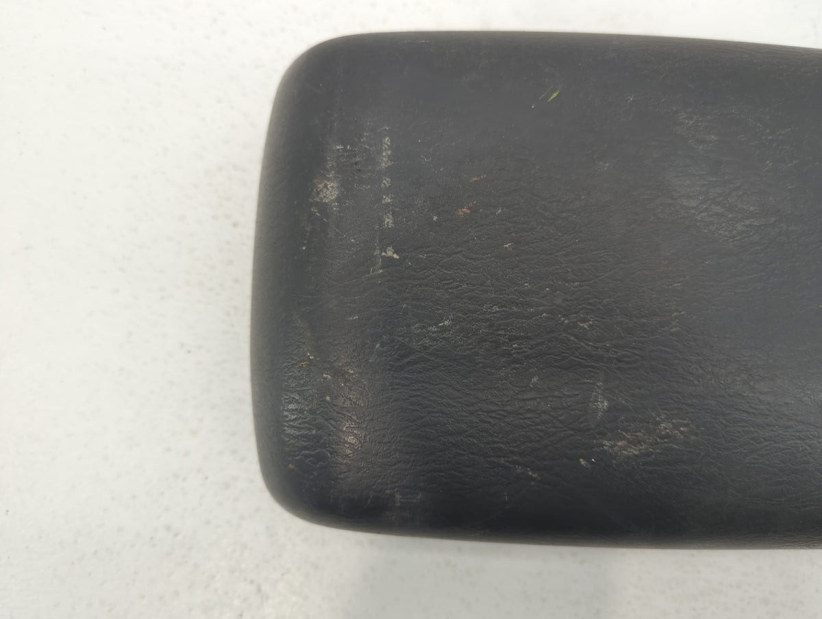 2007 Jeep Liberty Center Console Armrest Cover Lid Black 498671 - Oemusedautoparts1.com