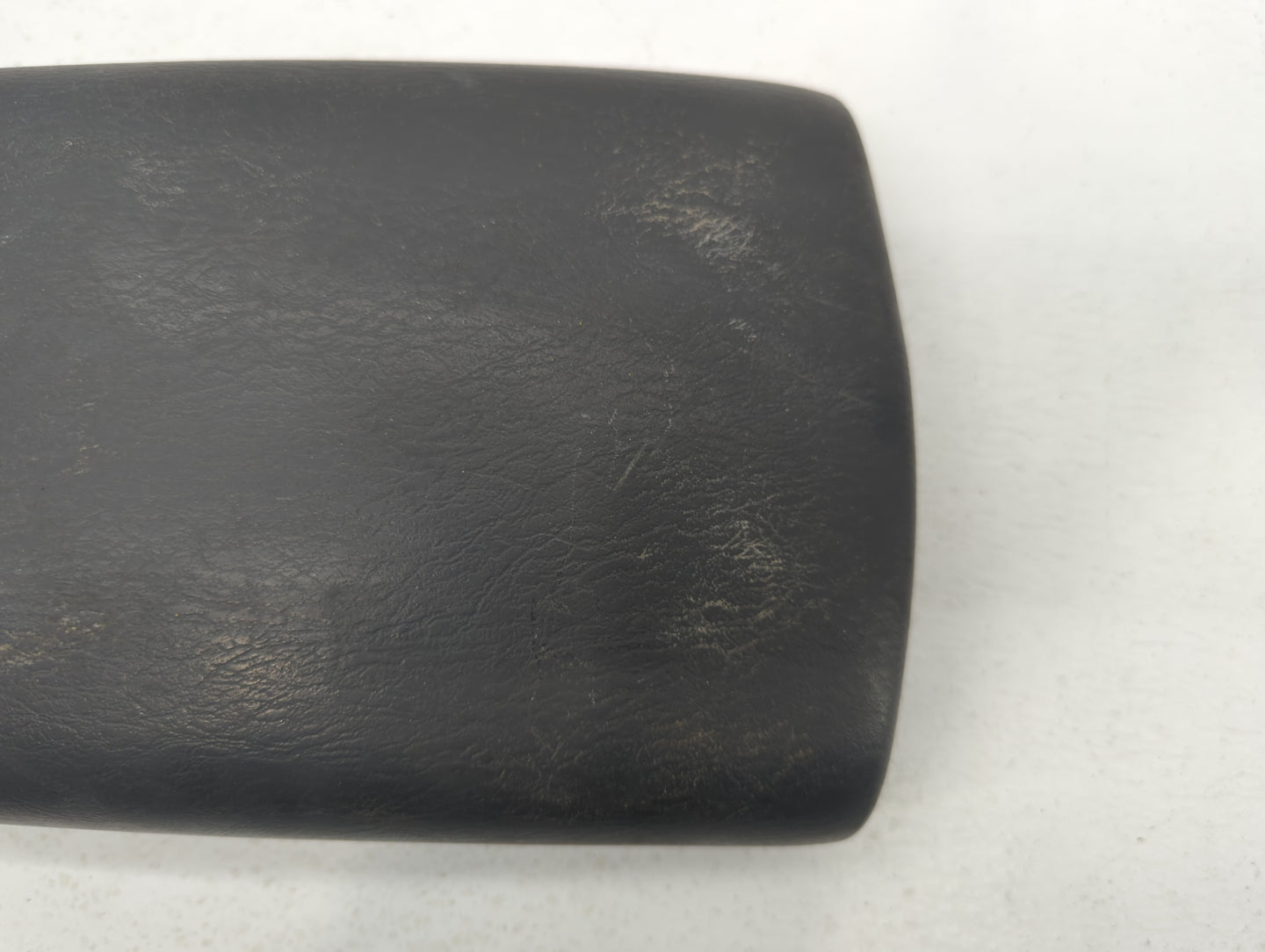 2007 Jeep Liberty Center Console Armrest Cover Lid Black - Oemusedautoparts1.com