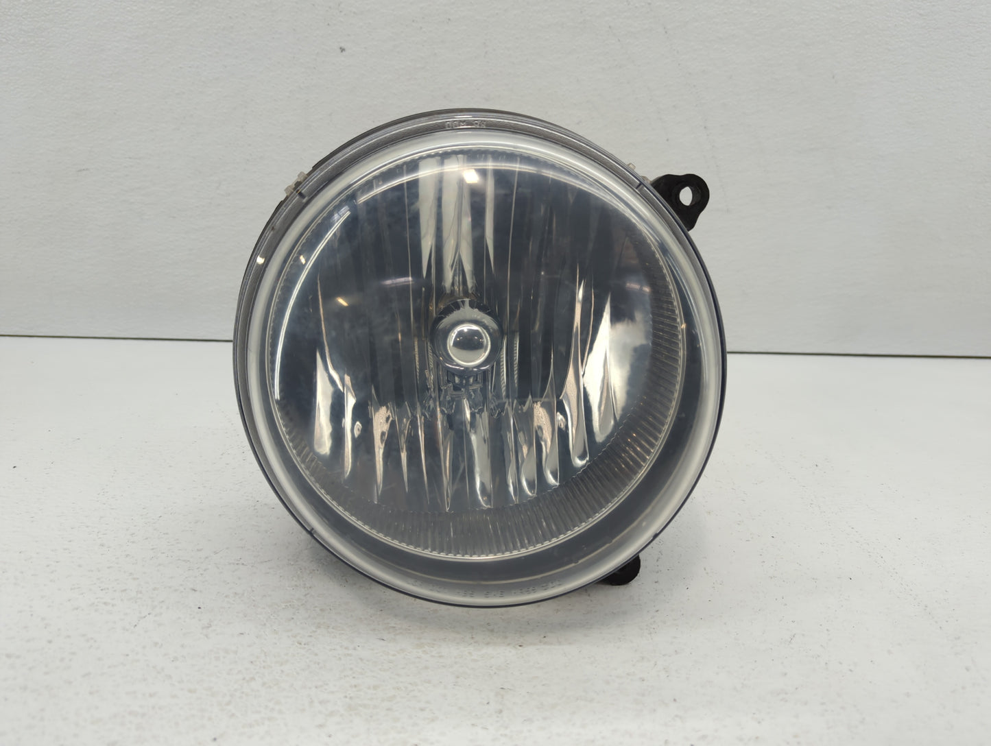 2005-2007 Jeep Liberty Passenger Right Oem Head Light Headlight Lamp - Oemusedautoparts1.com