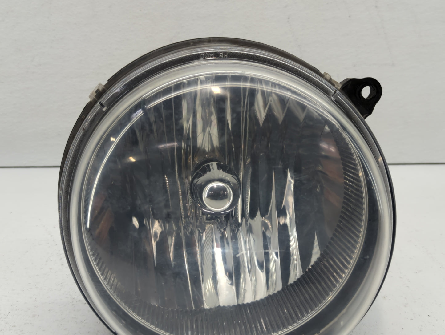 2005-2007 Jeep Liberty Passenger Right Oem Head Light Headlight Lamp - Oemusedautoparts1.com