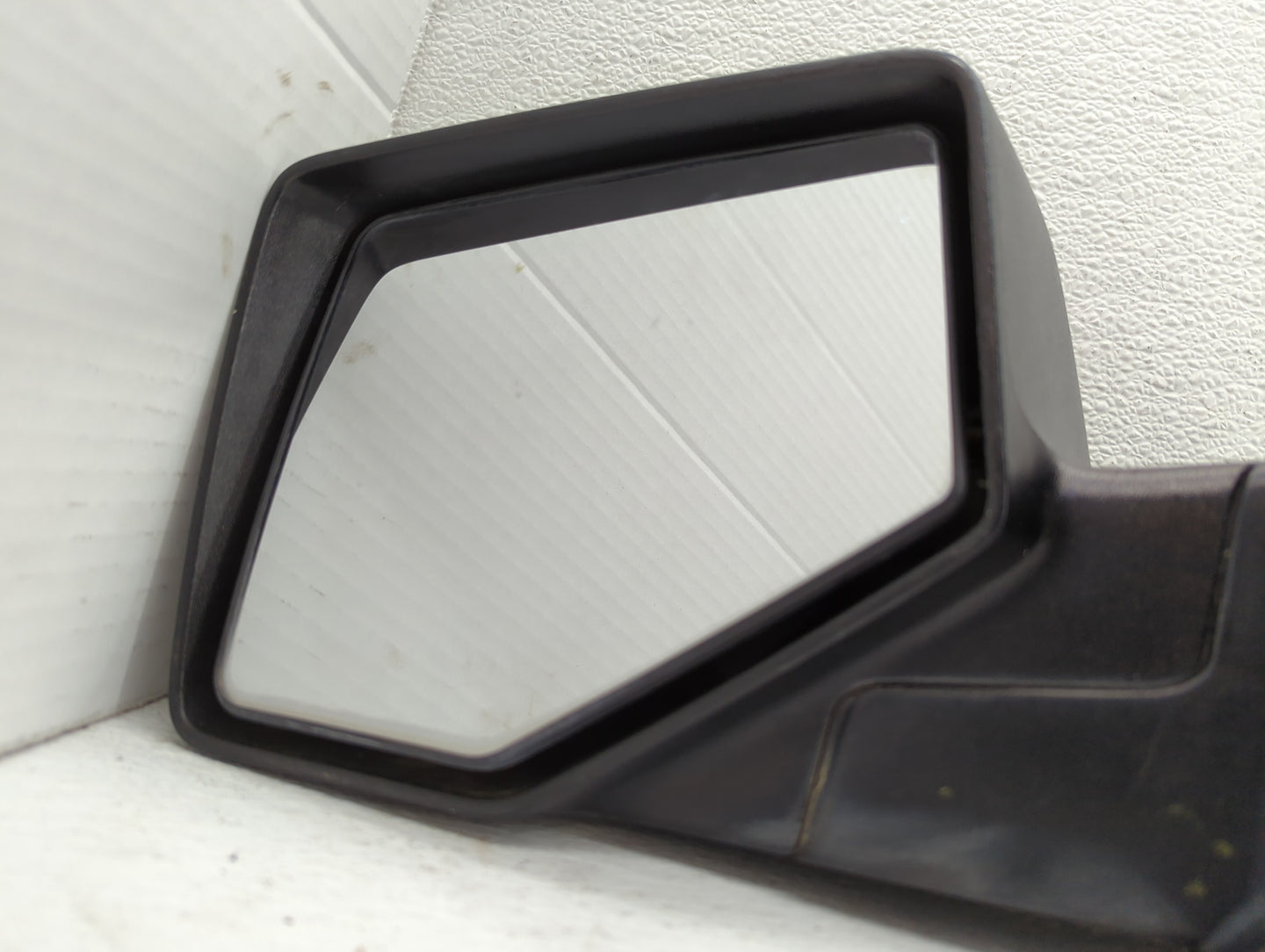 2002-2007 Jeep Liberty Driver Side View Mirror - Left Door Mirror OEM Used - Oemusedautoparts1.com