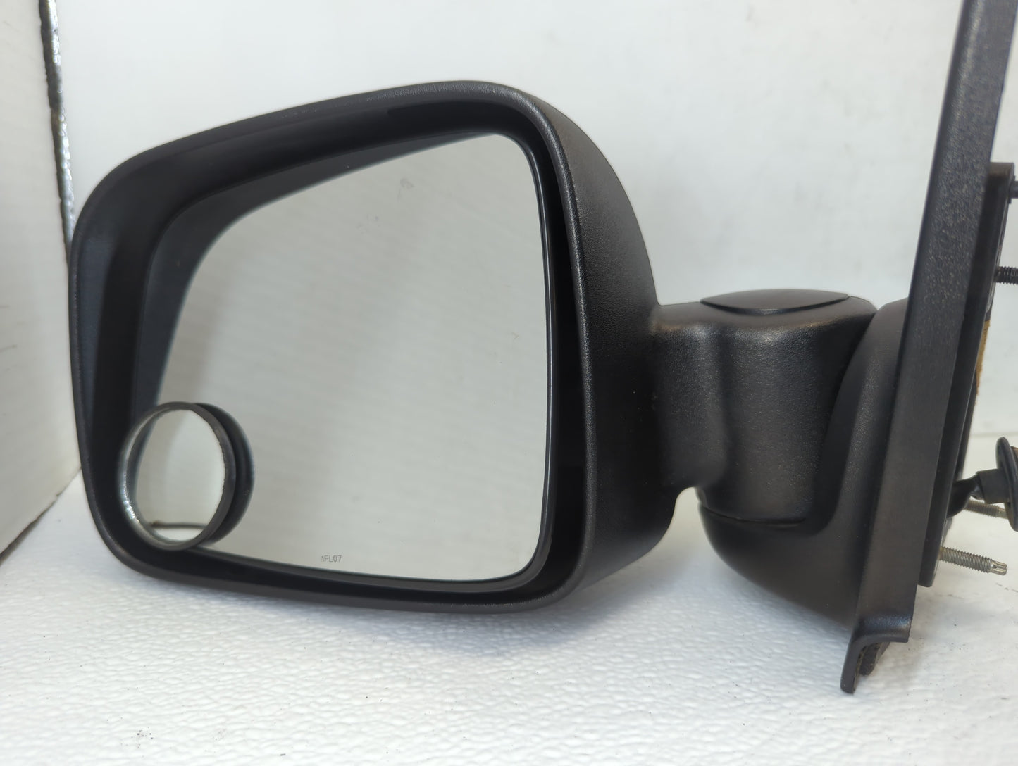 2002-2007 Jeep Liberty Driver Side View Mirror - Left Door Mirror OEM Used - Oemusedautoparts1.com