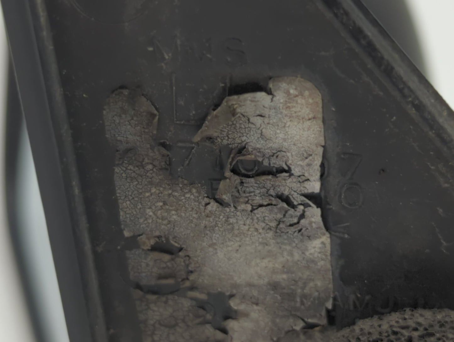 2002-2007 Jeep Liberty Driver Left Side View Manual Door Mirror Black - Oemusedautoparts1.com