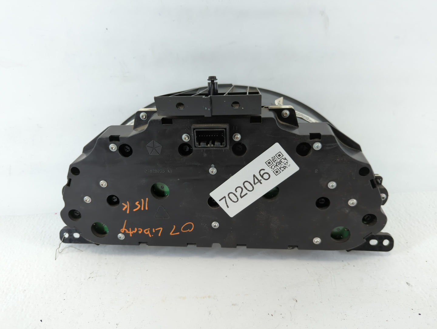 2007 Jeep Liberty Instrument Cluster Speedometer Gauges P/N:P05172916AB Fits OEM Used Auto Parts - Oemusedautoparts1.com
