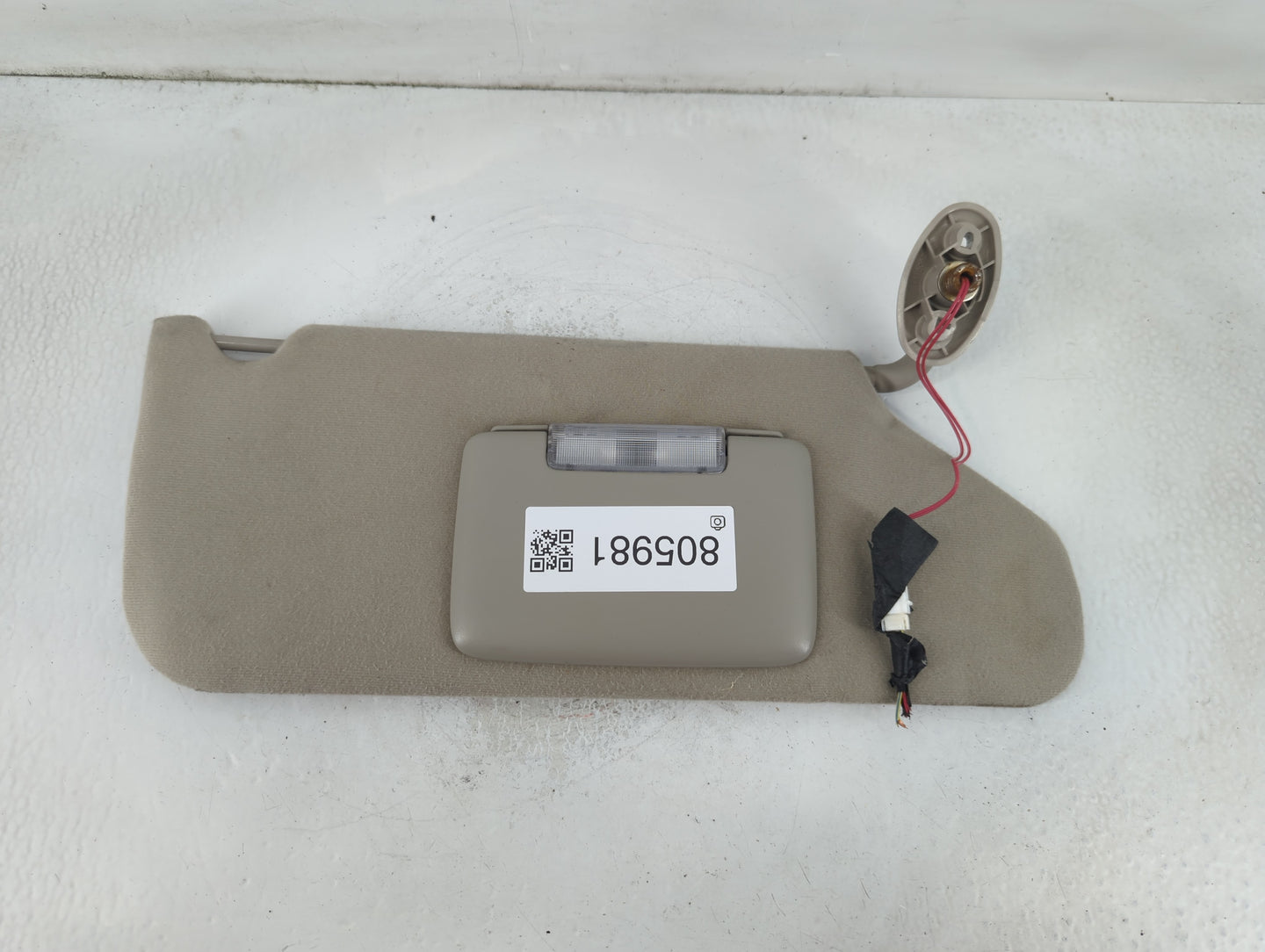 2004-2007 Jeep Liberty Sun Visor Shade Replacement Passenger Right Mirror Fits Fits 2004 2005 2006 2007 OEM Used Auto Parts 