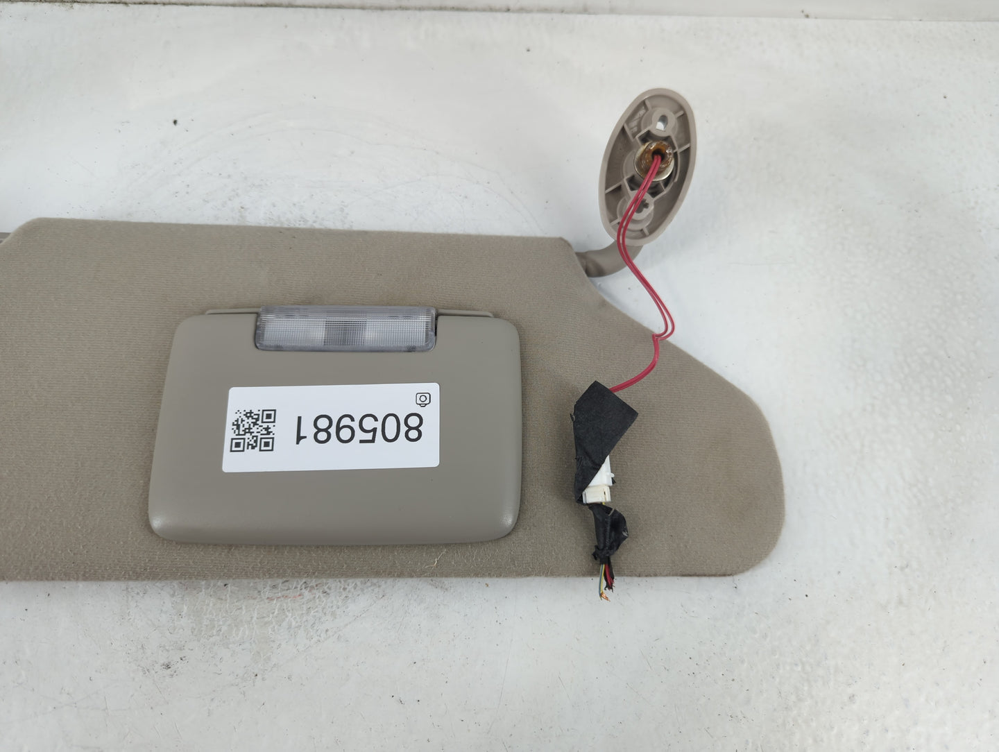 2004-2007 Jeep Liberty Sun Visor Shade Replacement Passenger Right Mirror Fits Fits 2004 2005 2006 2007 OEM Used Auto Parts 