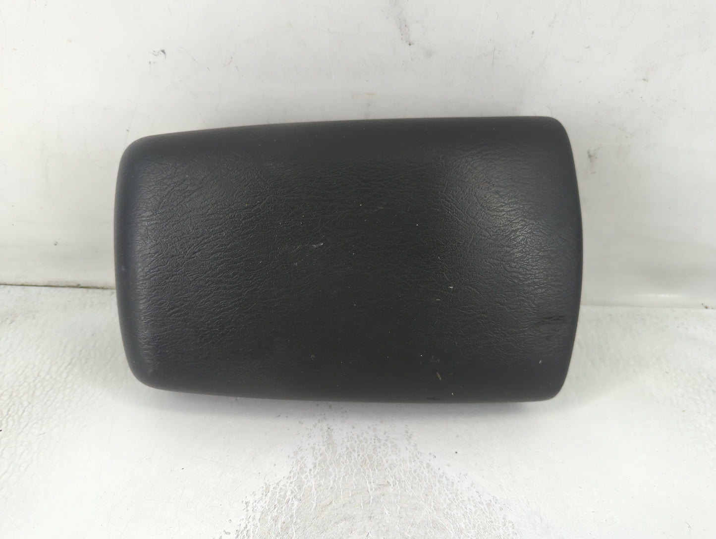 2005-2007 Jeep Liberty Center Console Armrest Cover Lid Fits Fits 2005 2006 2007 OEM Used Auto Parts - Oemusedautoparts1.com