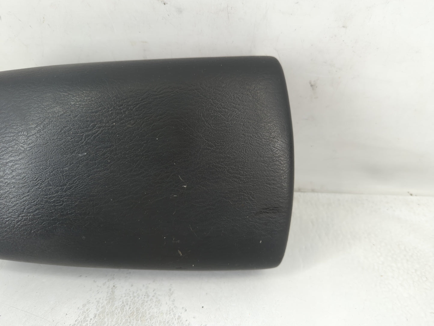 2005-2007 Jeep Liberty Center Console Armrest Cover Lid Fits Fits 2005 2006 2007 OEM Used Auto Parts - Oemusedautoparts1.com