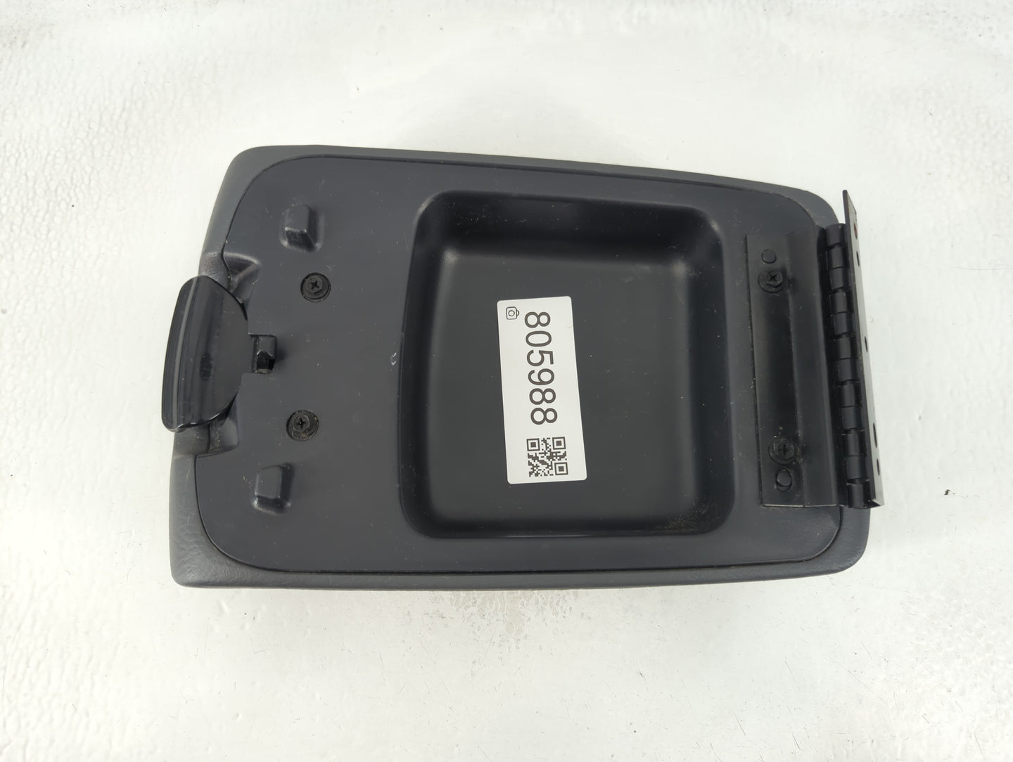 2005-2007 Jeep Liberty Center Console Armrest Cover Lid Fits Fits 2005 2006 2007 OEM Used Auto Parts - Oemusedautoparts1.com