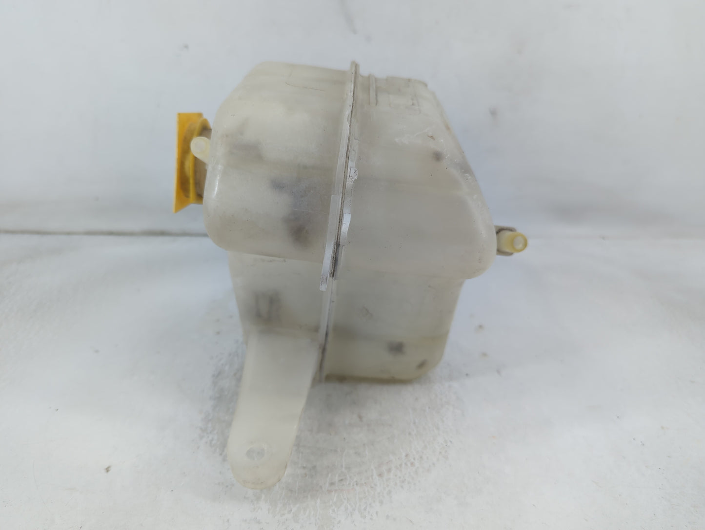 2002-2007 Jeep Liberty Radiator Coolant Overflow Expansion Tank Bottle - Oemusedautoparts1.com