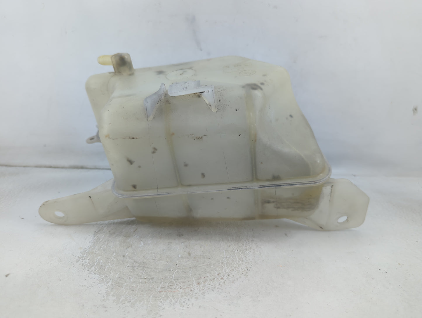 2002-2007 Jeep Liberty Radiator Coolant Overflow Expansion Tank Bottle - Oemusedautoparts1.com