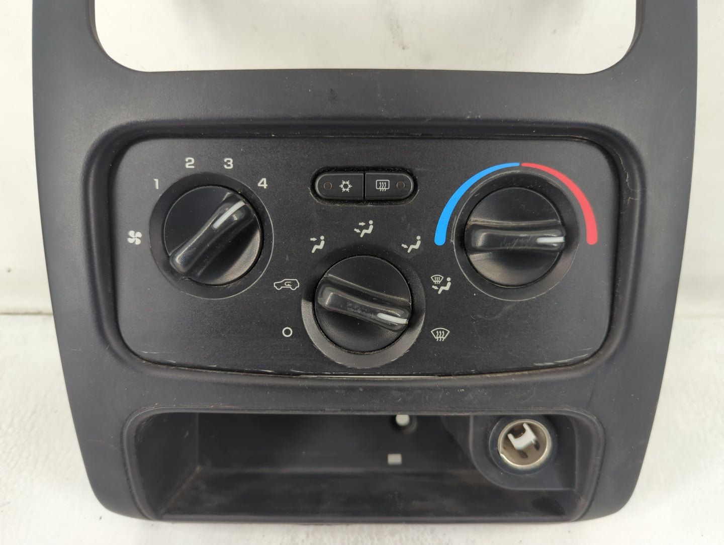 2004-2007 Jeep Liberty Climate Control Module Temperature AC/Heater Replacement Fits Fits 2004 2005 2006 2007 OEM Used Auto 