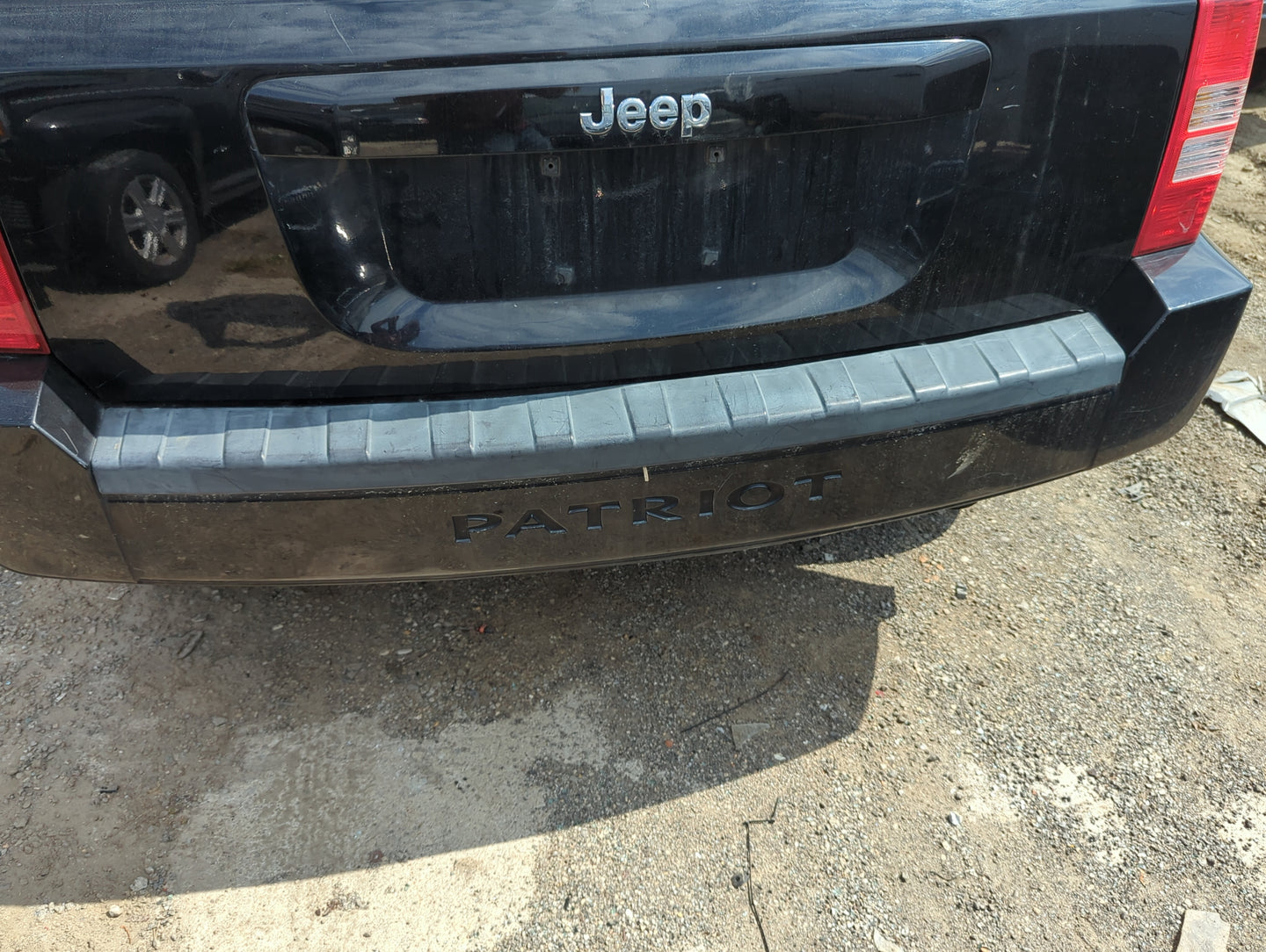 2007-2010 Jeep Patriot Rear Bumper Assembly Oem - Oemusedautoparts1.com