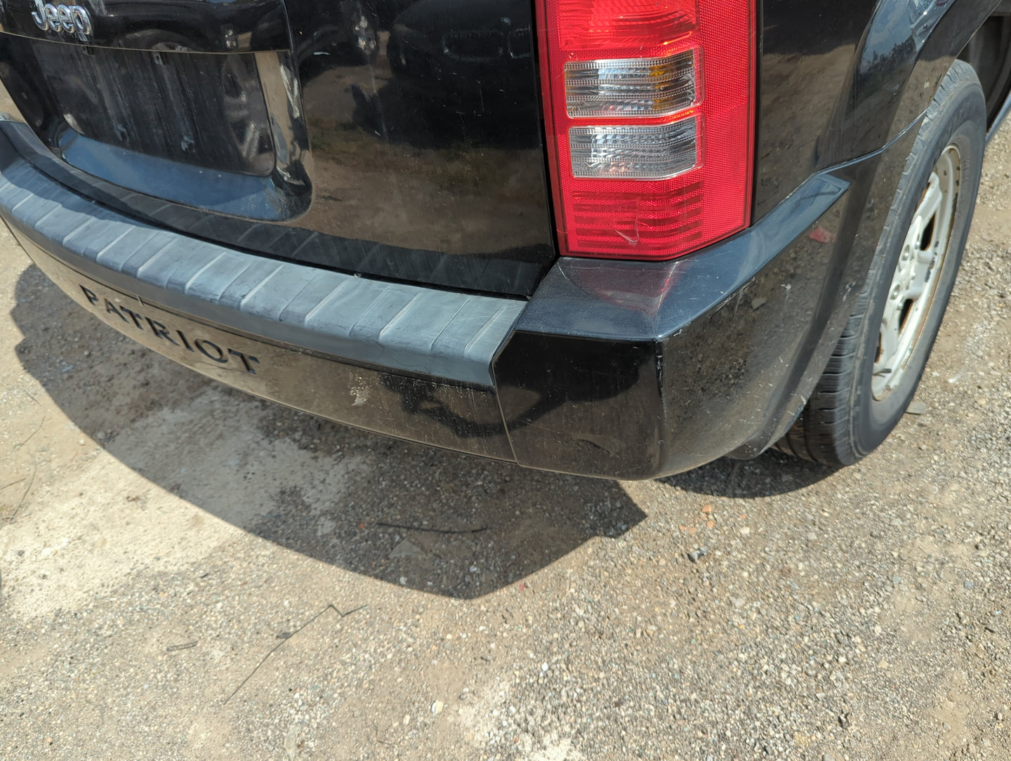 2007-2010 Jeep Patriot Rear Bumper Assembly Oem - Oemusedautoparts1.com