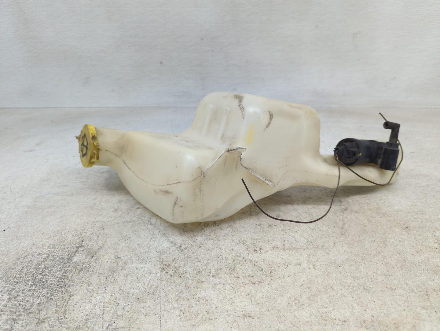 2007-2017 Jeep Patriot Windshield Washer Fluid Reservoir Bottle Oem - Oemusedautoparts1.com