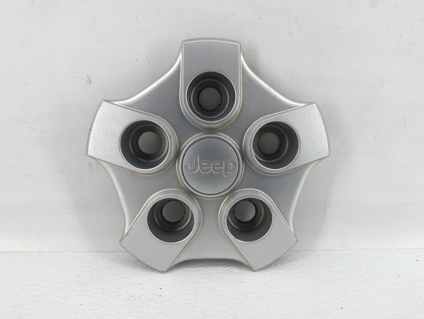 2007 Jeep Patriot Rim Wheel Center Cap Silver - Oemusedautoparts1.com