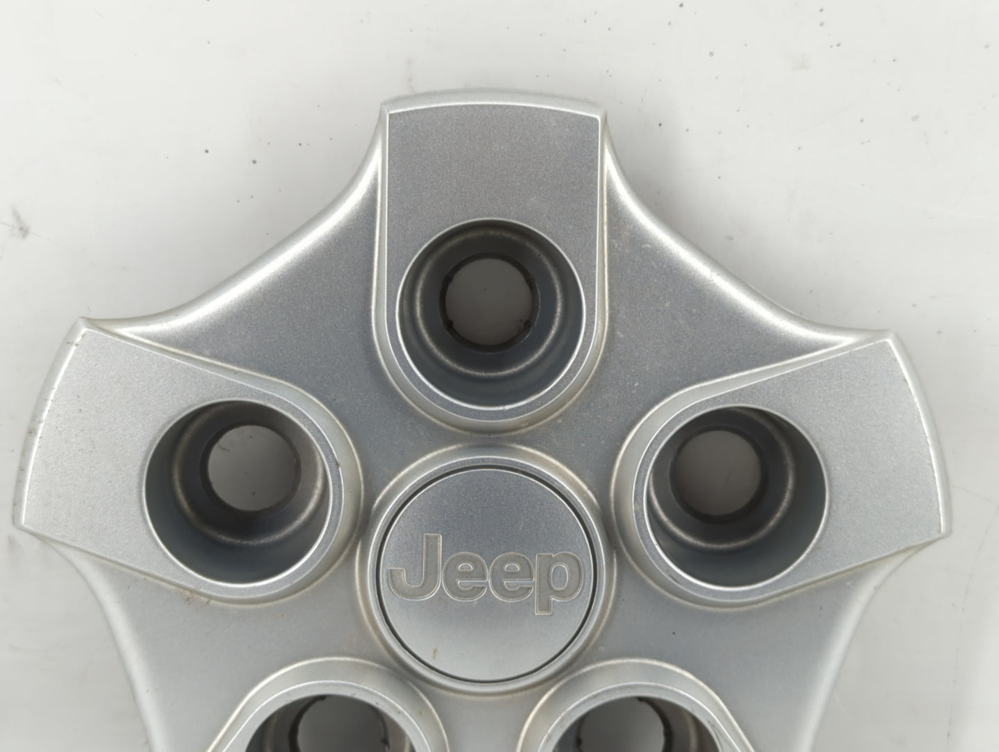 2007 Jeep Patriot Rim Wheel Center Cap Silver - Oemusedautoparts1.com