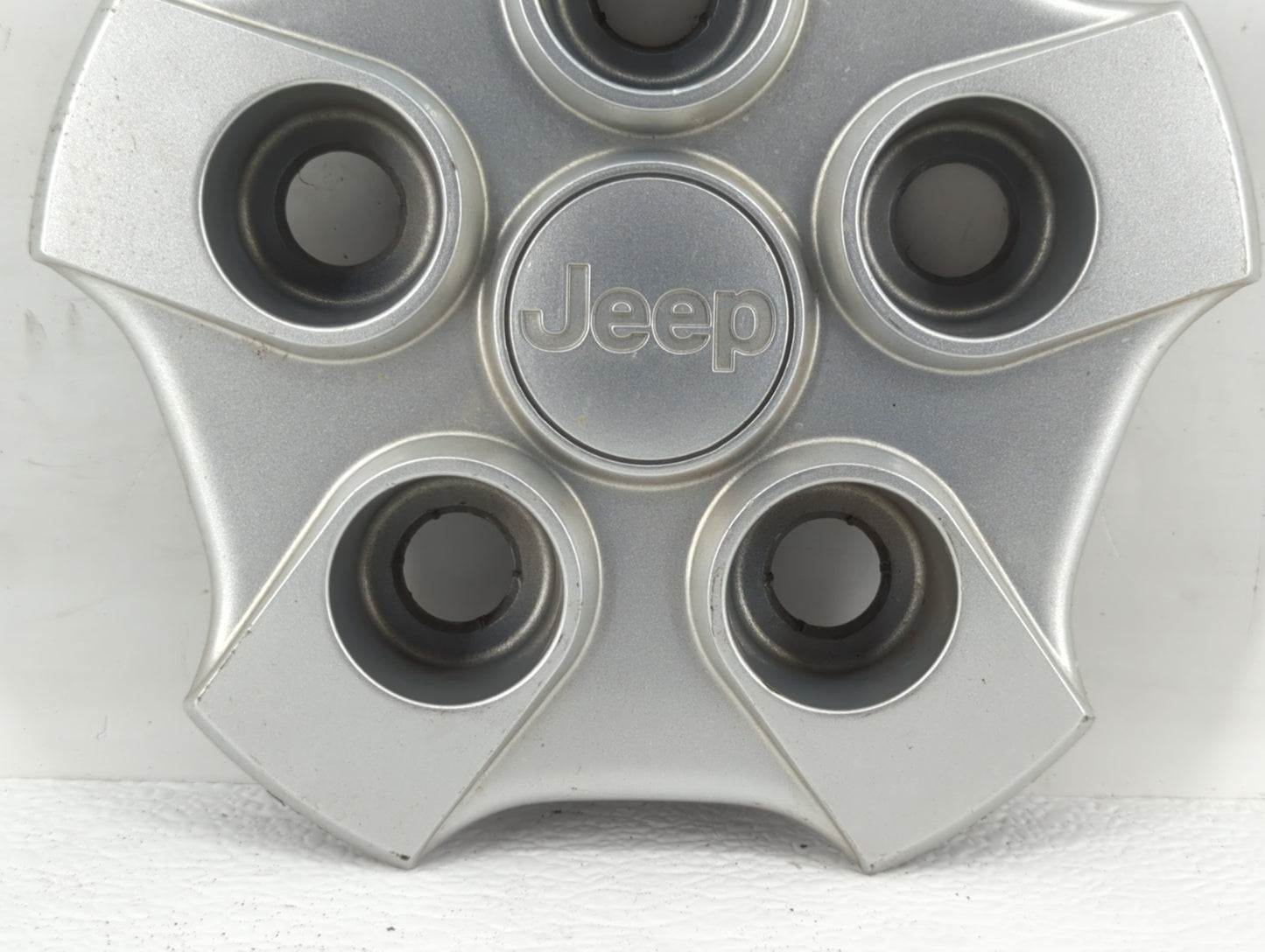 2007 Jeep Patriot Rim Wheel Center Cap Silver - Oemusedautoparts1.com
