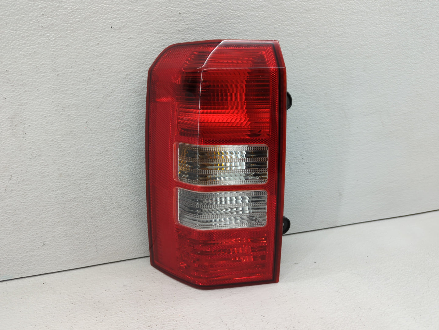 2007 Jeep Patriot Tail Light Assembly Driver Left OEM P/N:224 135 Fits OEM Used Auto Parts - Oemusedautoparts1.com