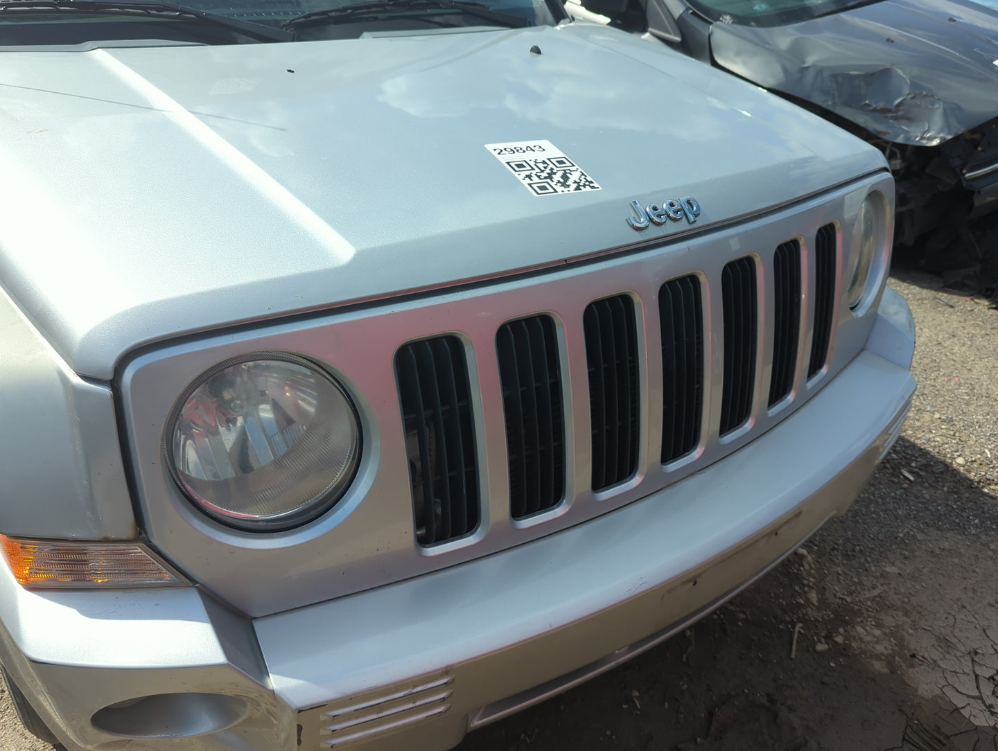2007-2010 Jeep Patriot Front Grille Bumper Not Included 5007821 - Oemusedautoparts1.com