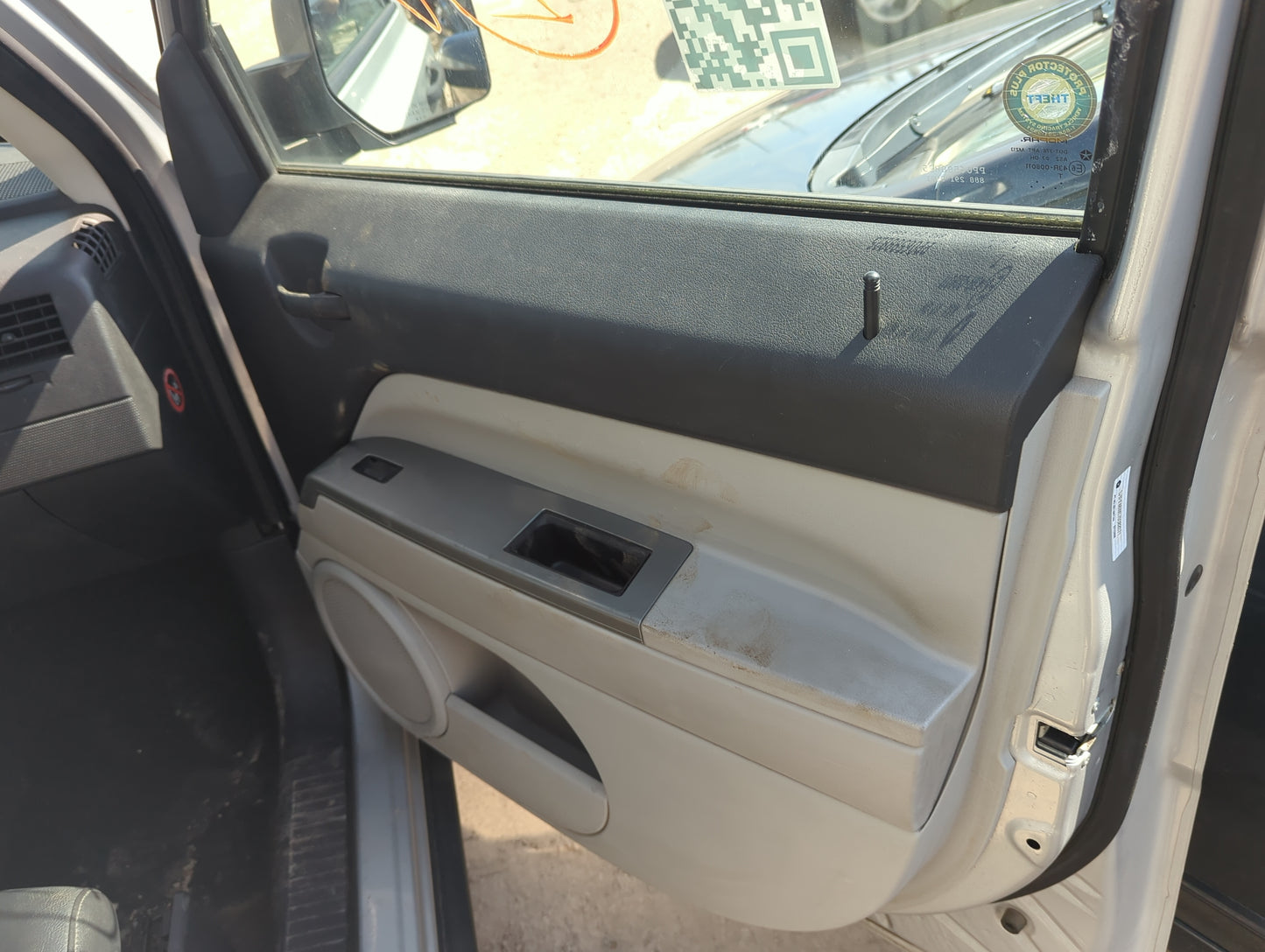 2007 Jeep Patriot Front Right Passenger Interior Door Panel Trim - Oemusedautoparts1.com