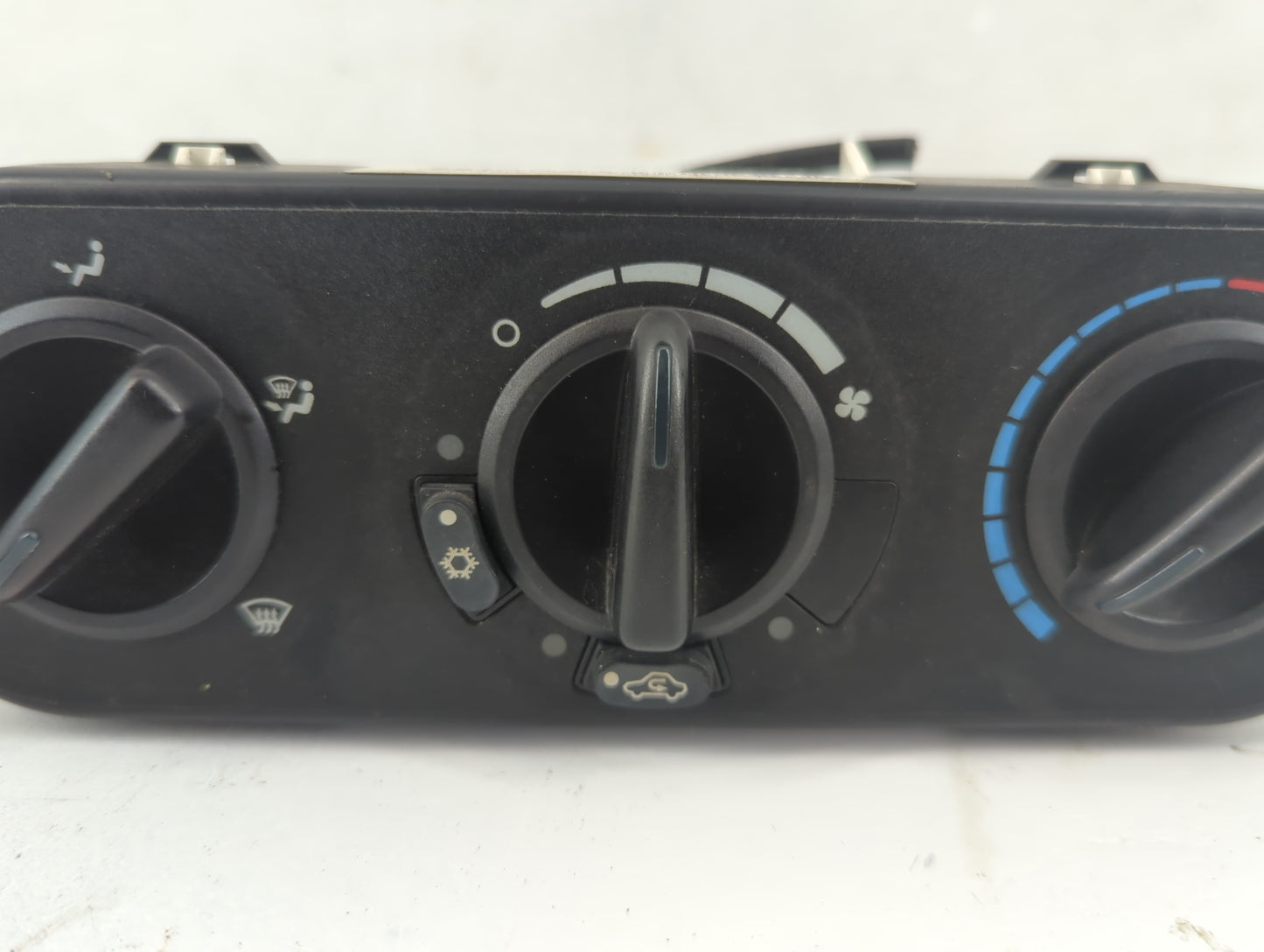 2007-2010 Jeep Wrangler Climate Control Module Temperature AC/Heater Replacement P/N:P55111841AC Fits Fits 2007 2008 2009 20
