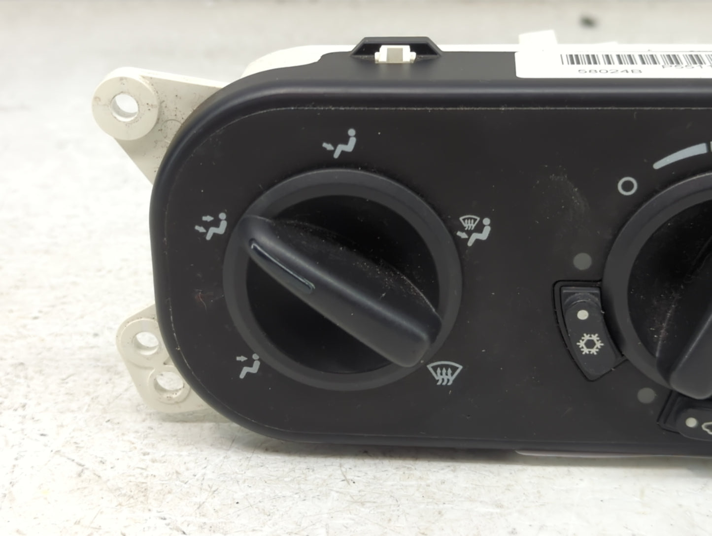 2007-2010 Jeep Wrangler Climate Control Module Temperature AC/Heater Replacement P/N:P55111841AB Fits Fits 2007 2008 2009 20