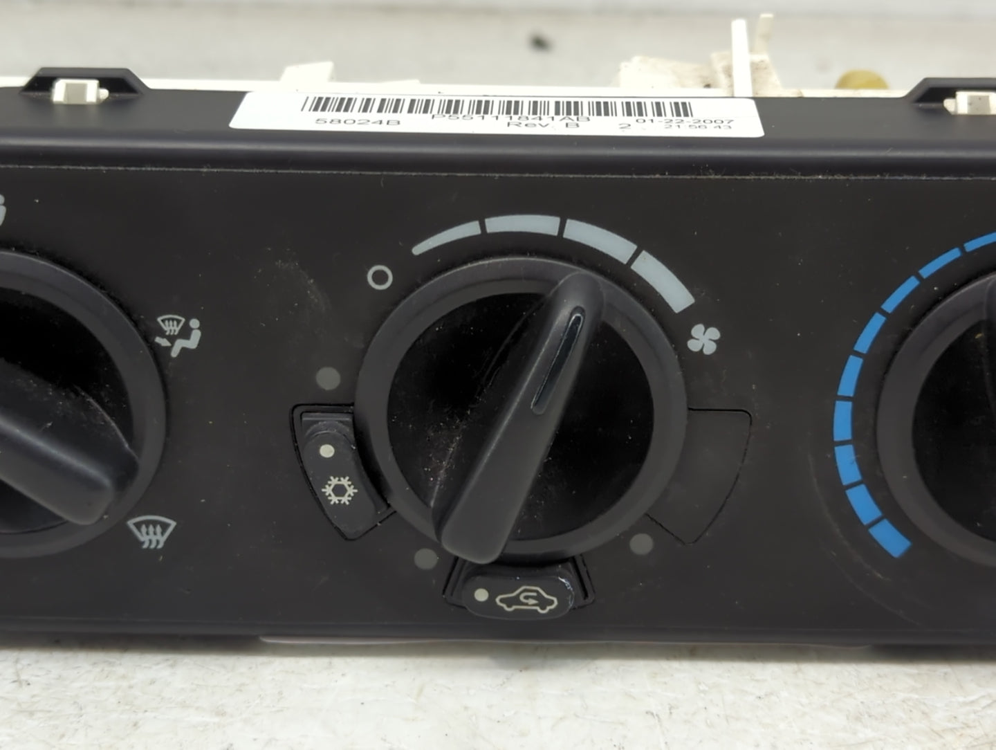 2007-2010 Jeep Wrangler Climate Control Module Temperature AC/Heater Replacement P/N:P55111841AB Fits Fits 2007 2008 2009 20