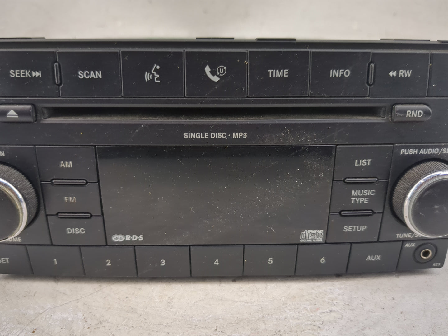 2007 Jeep Wrangler Radio AM FM Cd Player Receiver Replacement P/N:P05107095AJ Fits OEM Used Auto Parts - Oemusedautoparts1.c