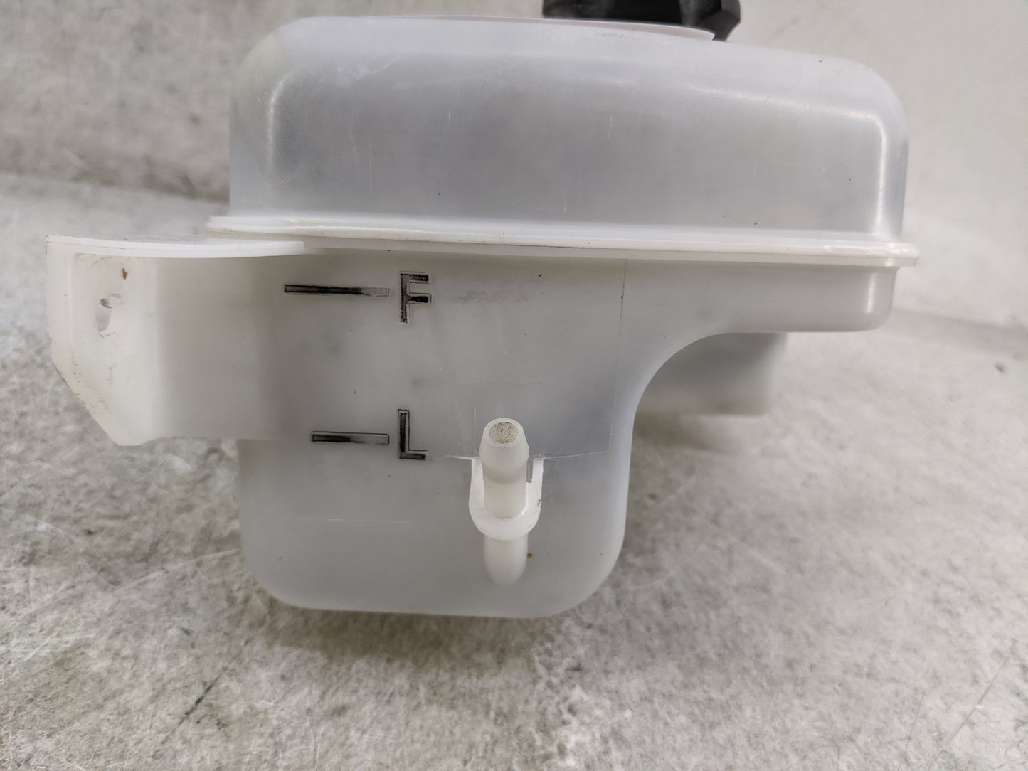 2006-2010 Kia Optima Radiator Coolant Overflow Expansion Tank Bottle 1477073 - Oemusedautoparts1.com