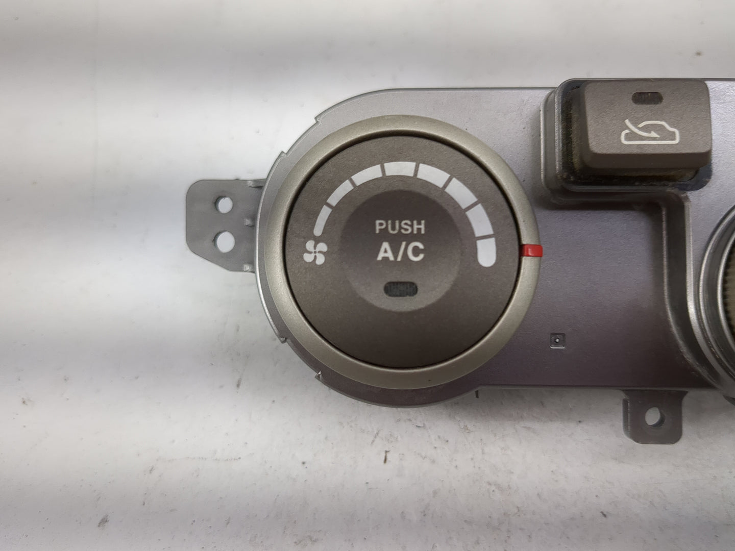 2007 Kia Optima Climate Control Module Temperature AC/Heater Replacement P/N:JA2JA5 Fits OEM Used Auto Parts - Oemusedautopa