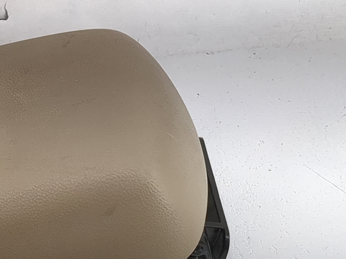 2007 Kia Optima Center Console Armrest Cover Lid P/N:SMJ38KF1 Fits OEM Used Auto Parts - Oemusedautoparts1.com