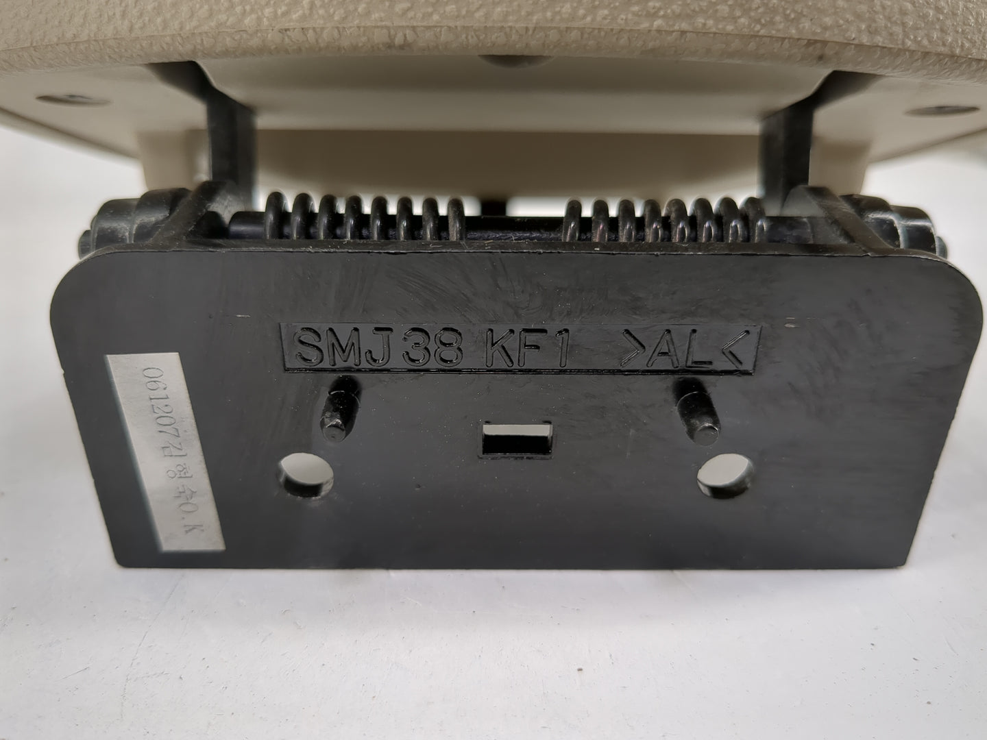 2007 Kia Optima Center Console Armrest Cover Lid P/N:SMJ38KF1 Fits OEM Used Auto Parts - Oemusedautoparts1.com