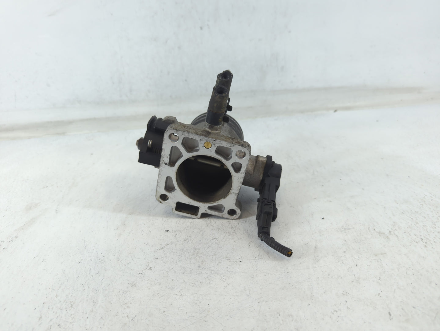 2006-2011 Kia Rio Throttle Body P/N:35170-26900 Fits Fits 2006 2007 2008 2009 2010 2011 OEM Used Auto Parts - Oemusedautopar