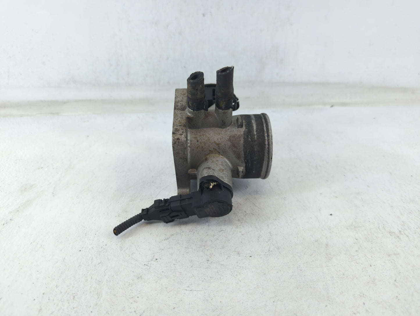 2006-2011 Kia Rio Throttle Body P/N:35170-26900 Fits Fits 2006 2007 2008 2009 2010 2011 OEM Used Auto Parts - Oemusedautopar