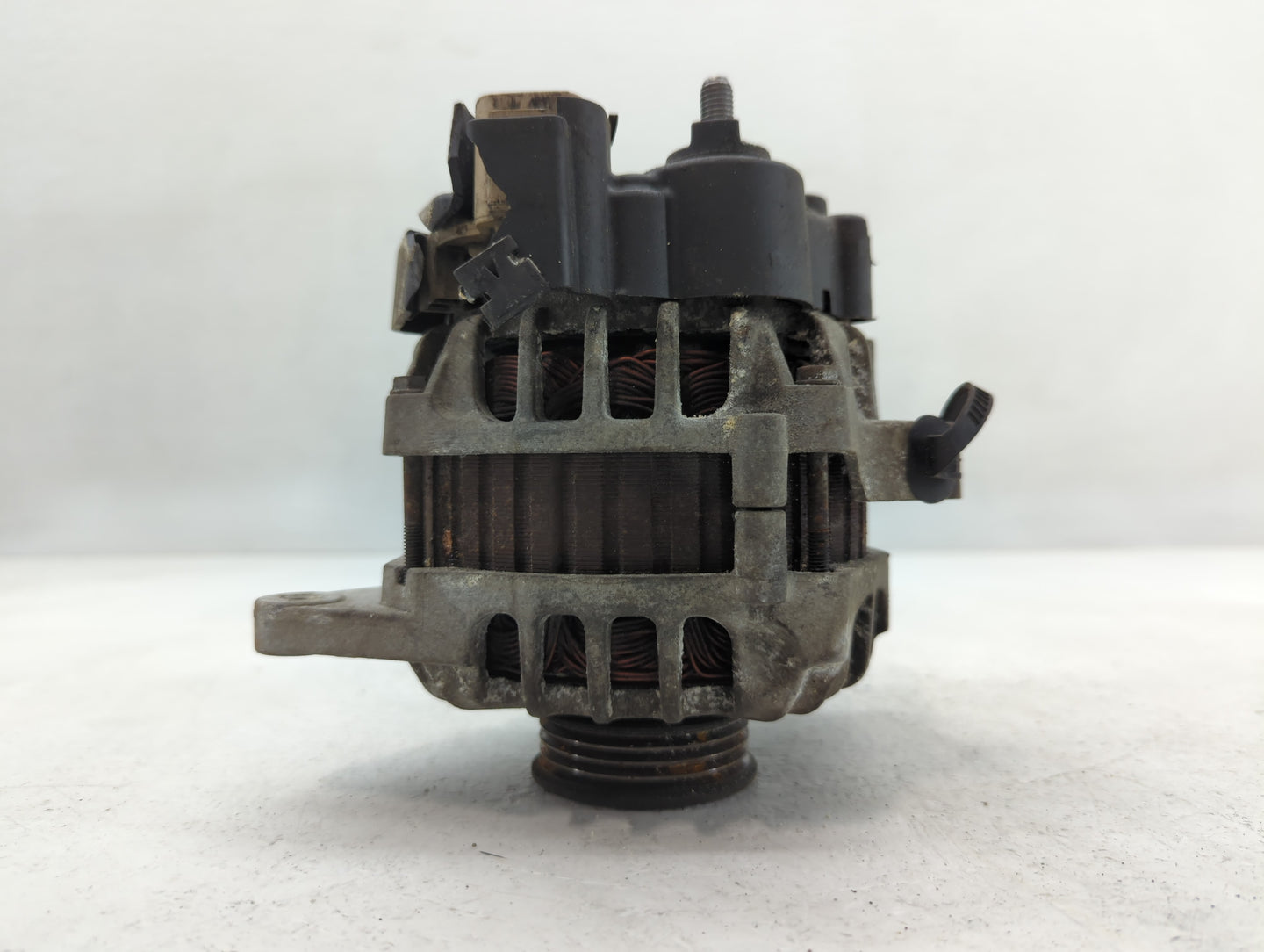 2007 Kia Rio Alternator Replacement Generator Charging Assembly Engine OEM P/N:37300-22650 Fits OEM Used Auto Parts - Oemuse