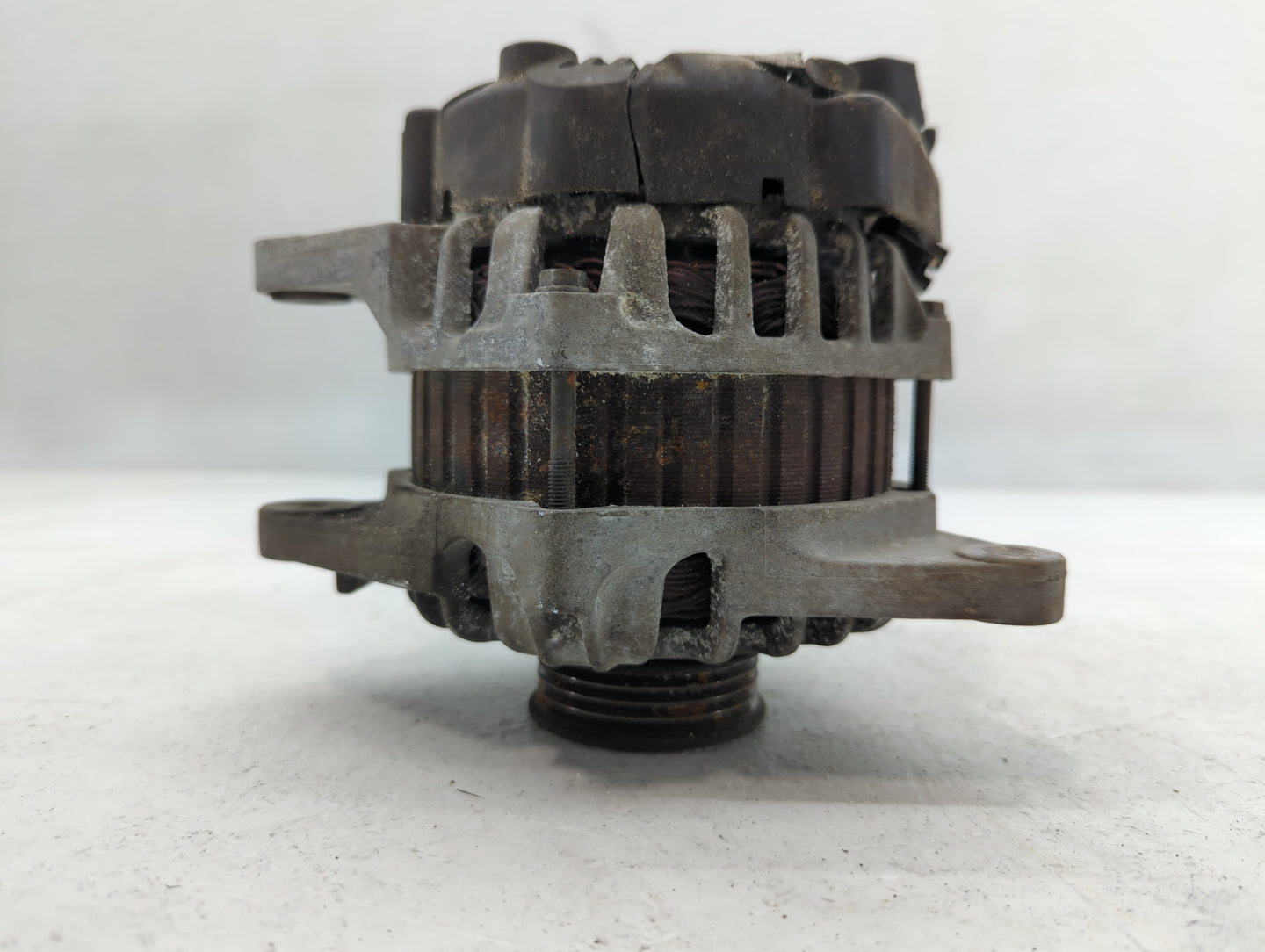 2007 Kia Rio Alternator Replacement Generator Charging Assembly Engine OEM P/N:37300-22650 Fits OEM Used Auto Parts - Oemuse