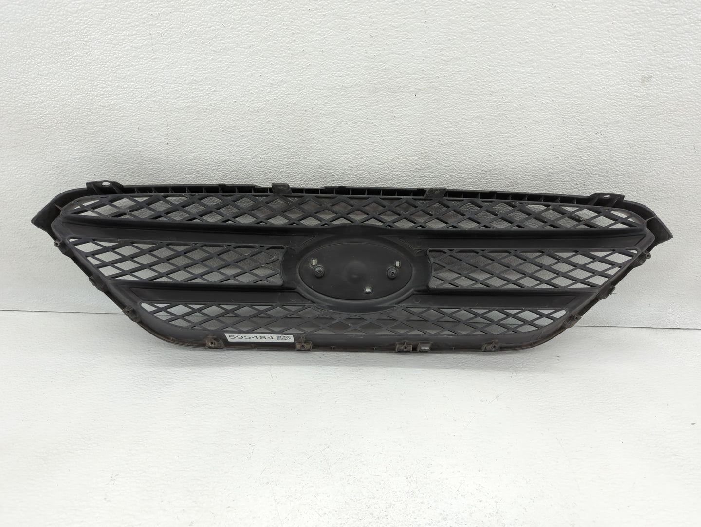 2007-2010 Kia Rondo Front Bumper Grille Cover - Oemusedautoparts1.com