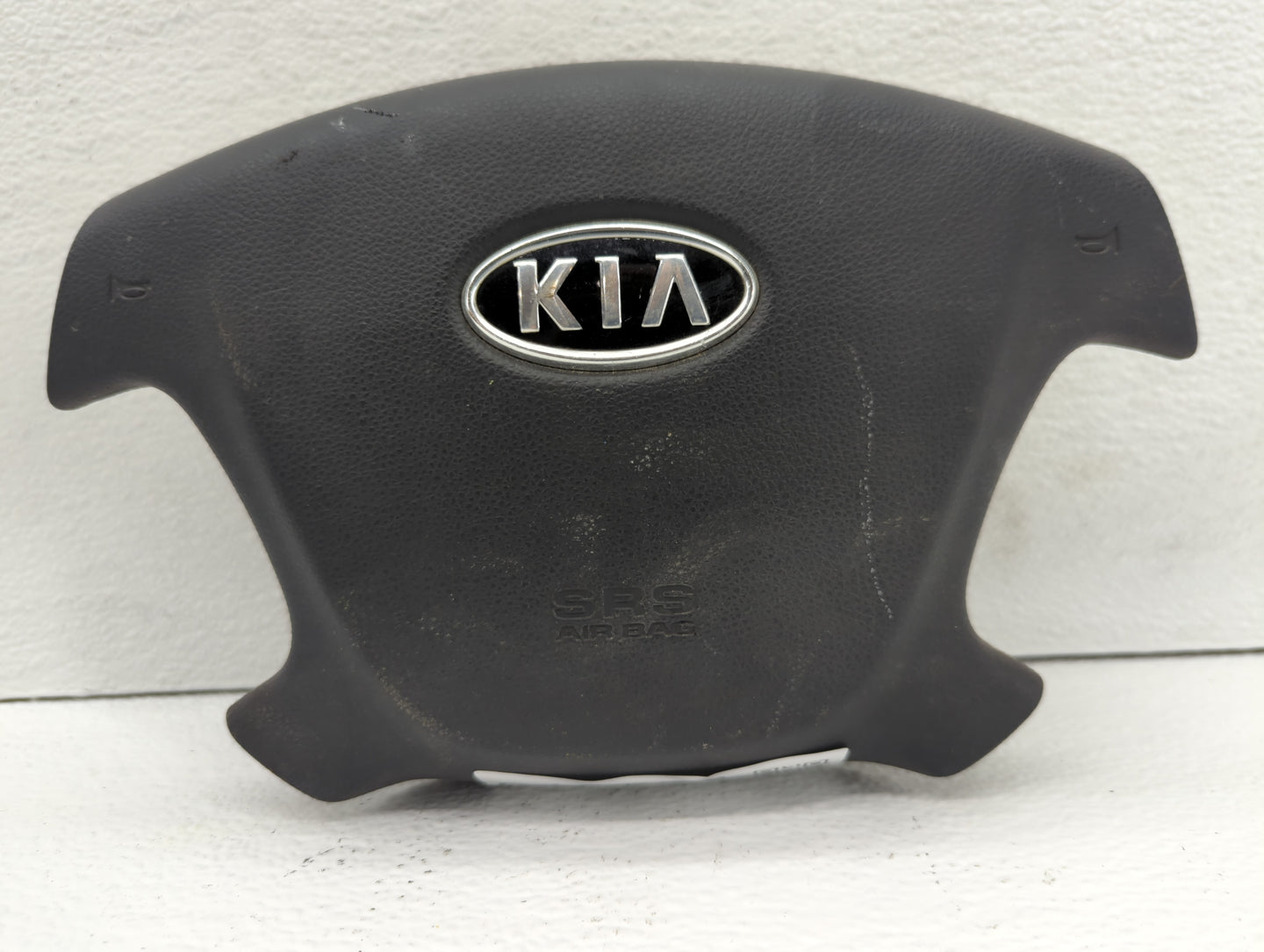 2007-2012 Kia Rondo Air Bag Driver Left Steering Wheel Mounted Fits Fits 2007 2008 2009 2010 2011 2012 OEM Used Auto Parts -