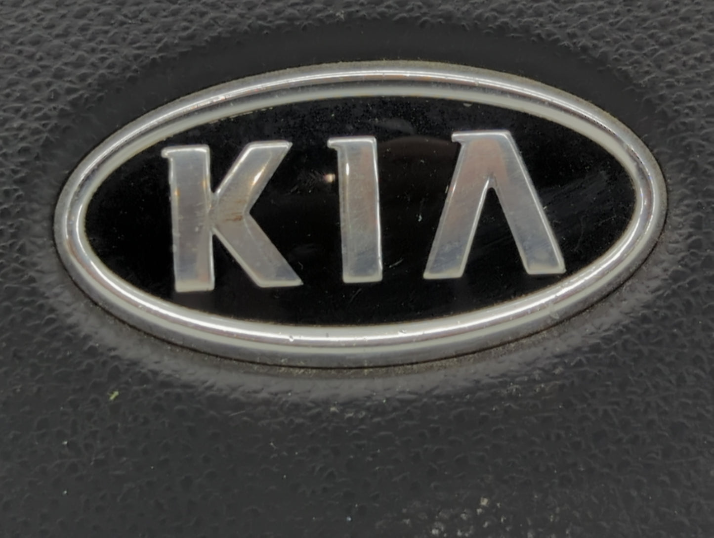 2007-2012 Kia Rondo Air Bag Driver Left Steering Wheel Mounted Fits Fits 2007 2008 2009 2010 2011 2012 OEM Used Auto Parts -