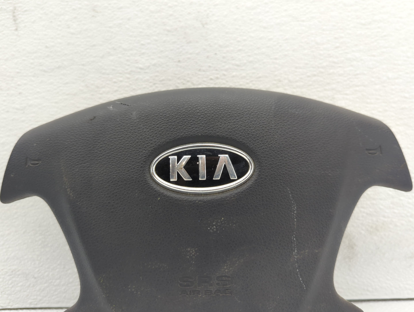 2007-2012 Kia Rondo Air Bag Driver Left Steering Wheel Mounted Fits Fits 2007 2008 2009 2010 2011 2012 OEM Used Auto Parts -